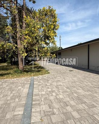 Magazzino a Meda