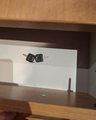 scrivania per ufficio in legno