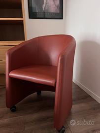 Poltroncina ecopelle con rotelle