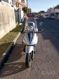Piaggio Beverly 400