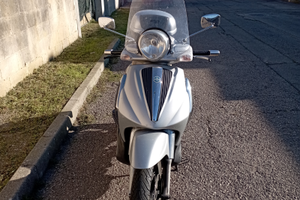 Piaggio Beverly 400