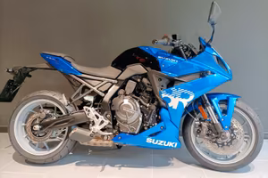 Suzuki GSX-8R OPERAZIONE 50% By MOTOR X
