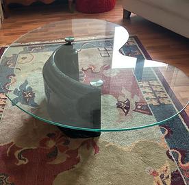 Tavolino in vetro con base in marmo