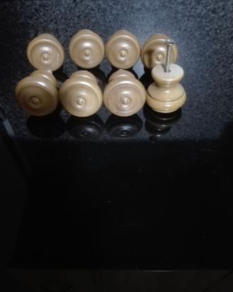 8 Pomelli in legno completi di vite