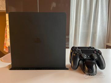 Ps4 Slim 1 Tera + 2 Joypad + base ricarica