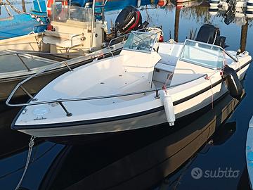 Barca vetroresina motore 40 CV MT 5