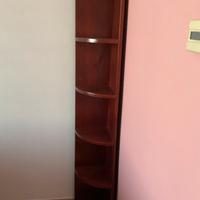 Angolare porta libri e soprammobili