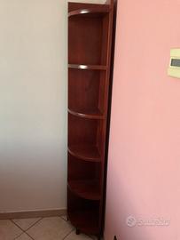 Angolare porta libri e soprammobili