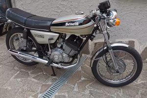 Moto Benelli 250 