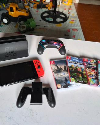 Nintendo Switch (Modello V2) con 5 giochi