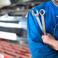 Meccanico auto camione