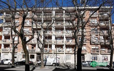 3 LOCALI IN CORSO GIACOMO MATTEOTTI