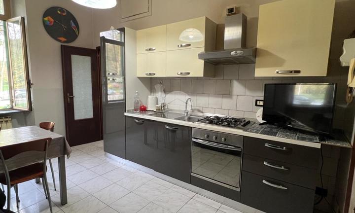 3 LOCALI A VENARIA REALE