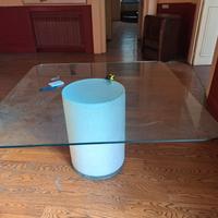 Tavolo di design quadrato in cristallo