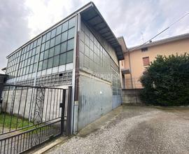 Laboratorio commerciale con giardino privato e po