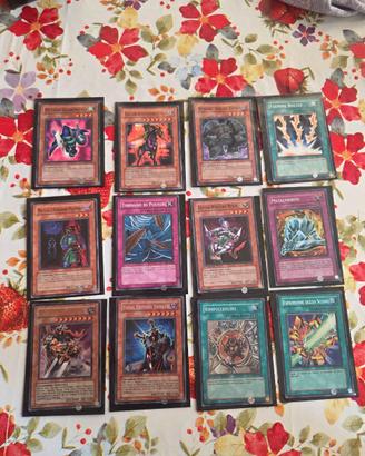 CARTE DA COLEZIONE YU GI OH