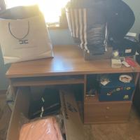 Scrivania legno chiaro