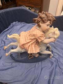 Bambola in porcellana Sibania