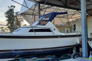 Gozzo in vetroresina entrobordo cantieri Offmare