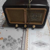Radio mini in bachelite C.A.R.T. a51