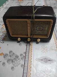 Radio mini in bachelite C.A.R.T. a51