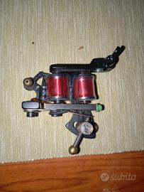 macchinetta per tatuaggi