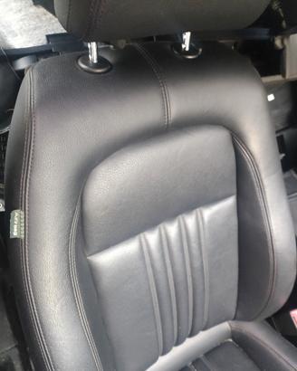 interni pelle di 159 station wagon