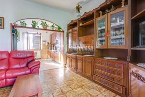 Soluzione in corte di due appartamenti
