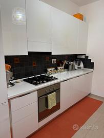 Cucina in laminato bianco 5 metri