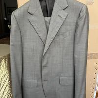 Completo sartoriale da uomo grigio chiaro