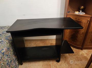 scrivania nera