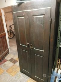armadio in legno massello 