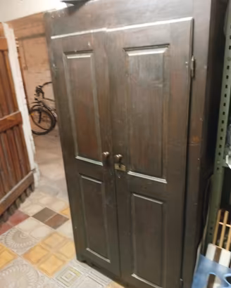 armadio in legno massello 