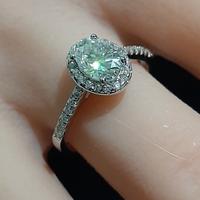 Anello in argento, oro bianco e Moissanite