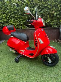 Splendida mini VESPA alettrica