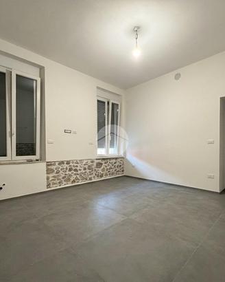 3 LOCALI A MONTECHIARUGOLO