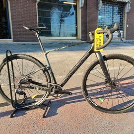 Mondraker Arid R Carbon 2025