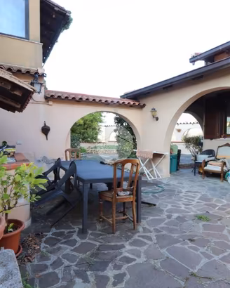 CASA SEMINDIPENDENTE A TORTORETO