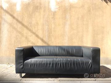 Divano Klippan Ikea simil pelle nera 2 posti
