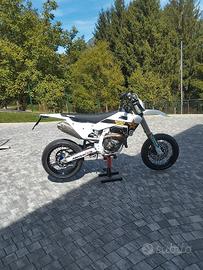 Husqvarna FC 450 targato Motard 