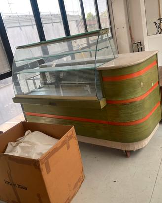 Frigo bar con esposizione vetrina
