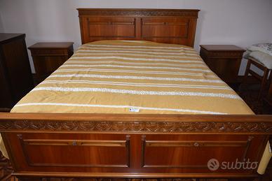 Letto matrimoniale vintage in legno