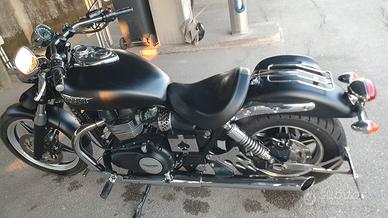 MOTO TRIUMPH SPEEDMASTER