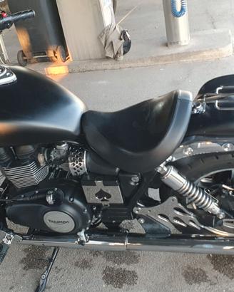 MOTO TRIUMPH SPEEDMASTER