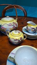 Servizio da tè in porcellana a "guscio d'uovo"