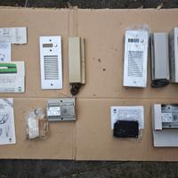 lotto: 2 kit citofono Urmet