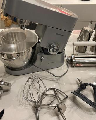 Robot da cucina Kenwood Chef Titanium KMC010