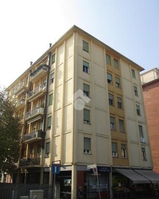 3 LOCALI A PARMA
