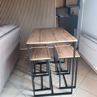 set tavolo con sgabelli 