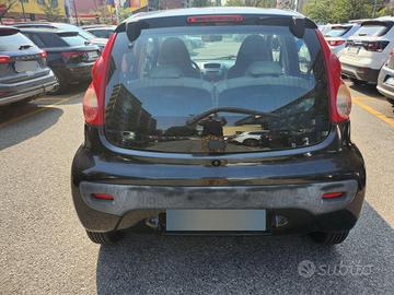auto Peugeot 